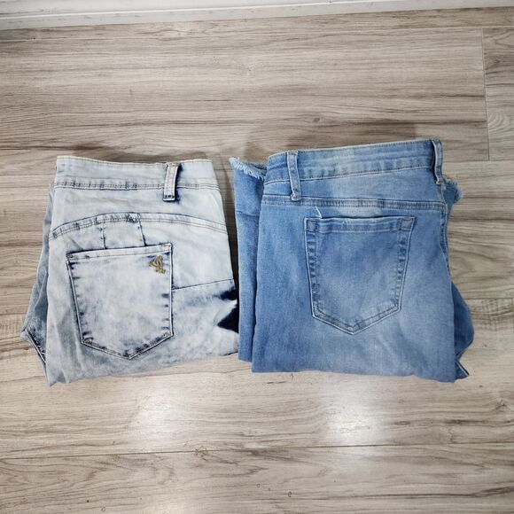Juniors Jeans Size 17/33 Lot of 2 - Picture 1 of 7